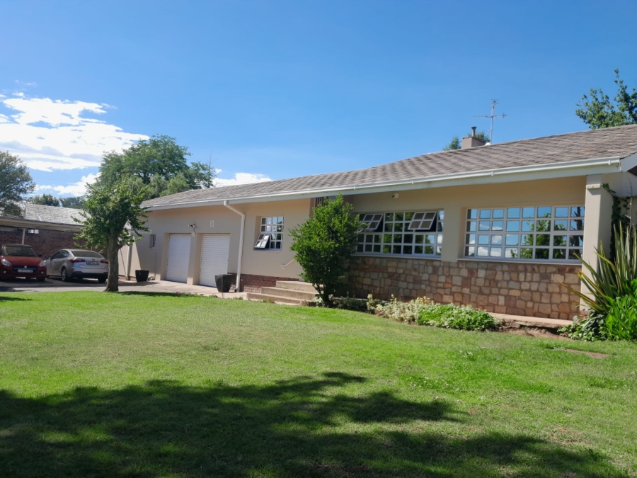 4 Bedroom Property for Sale in Balmoral Eastern Cape